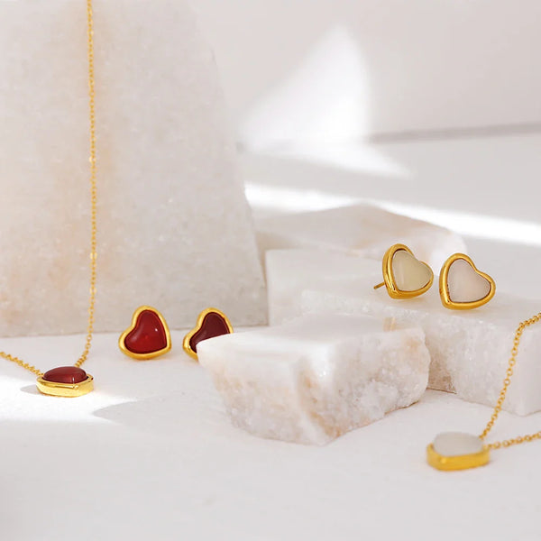 Halskette mit Stein-Herz-Anhänger