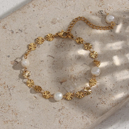 Armband mit Süßwasserperlen und Pailletten
