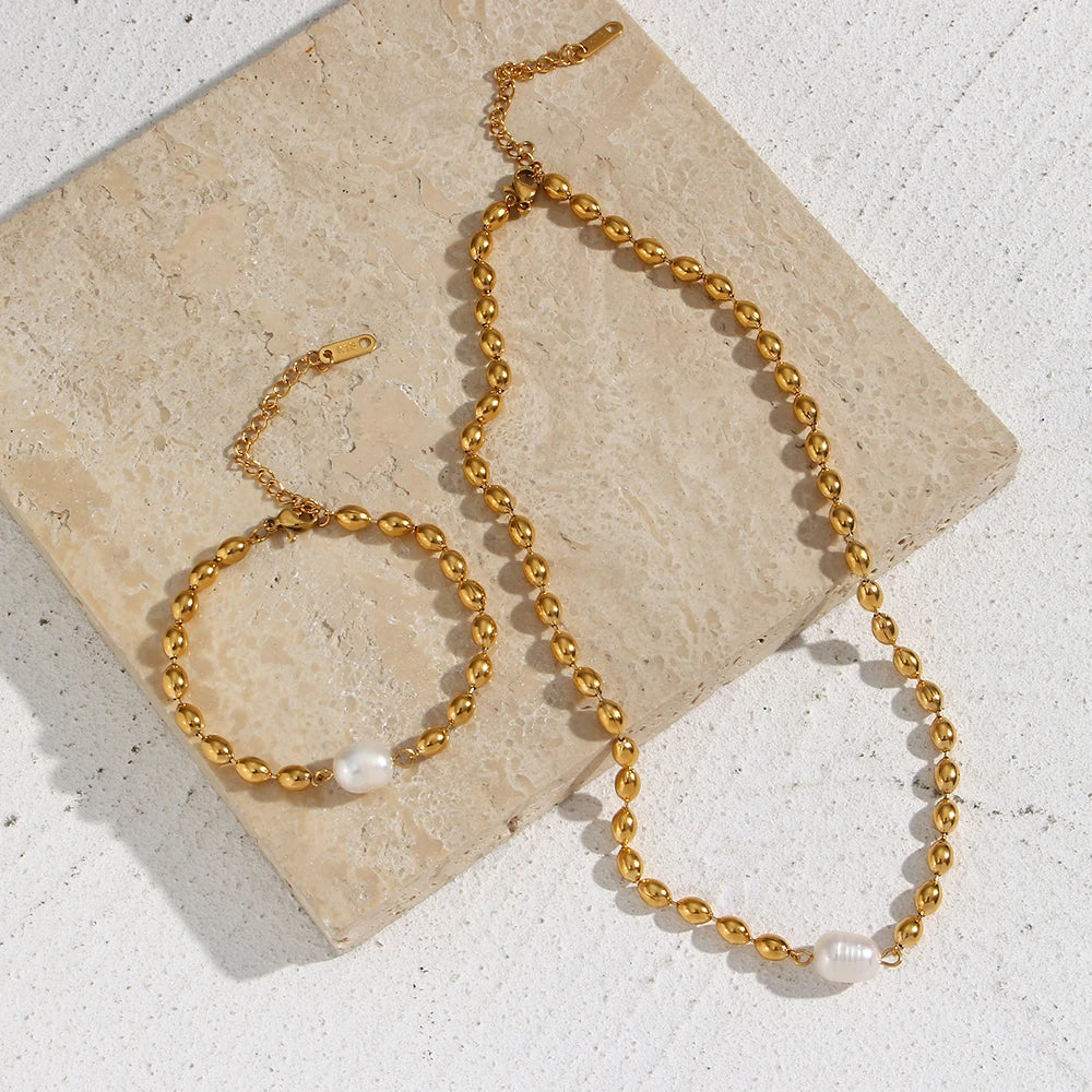 Ovales Perlenarmband mit Süßwasserperlen