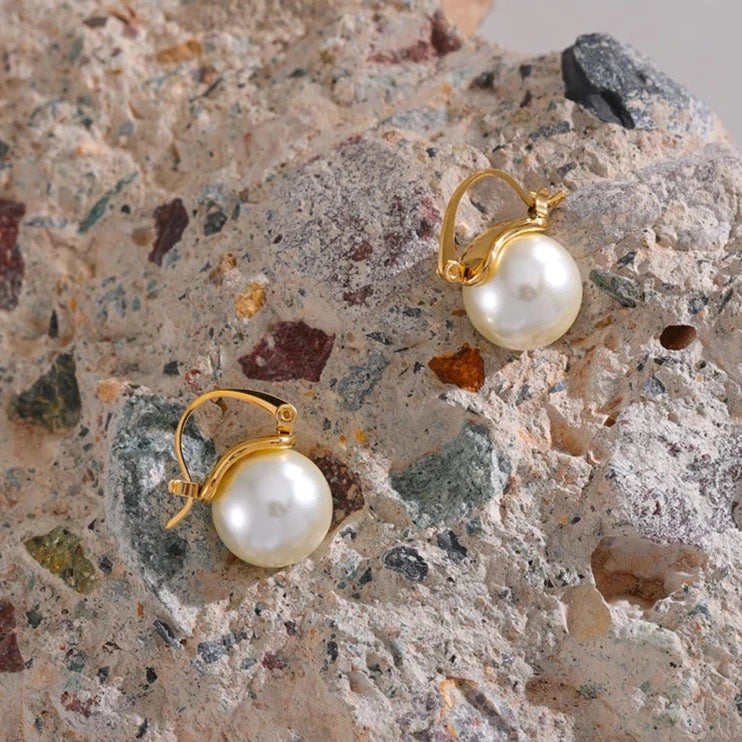 Creolen mit runden Perlen