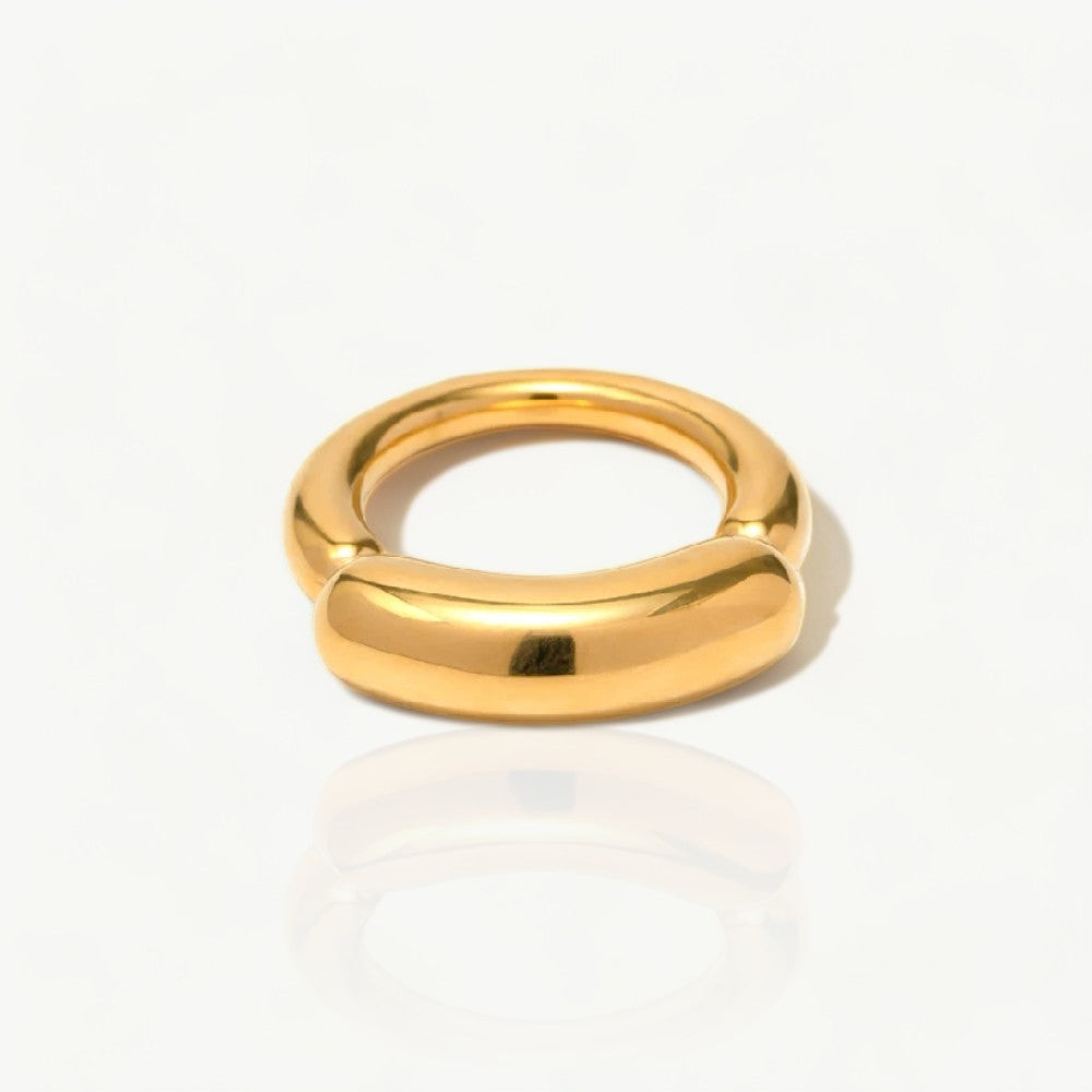 Minimalistischer Goldring