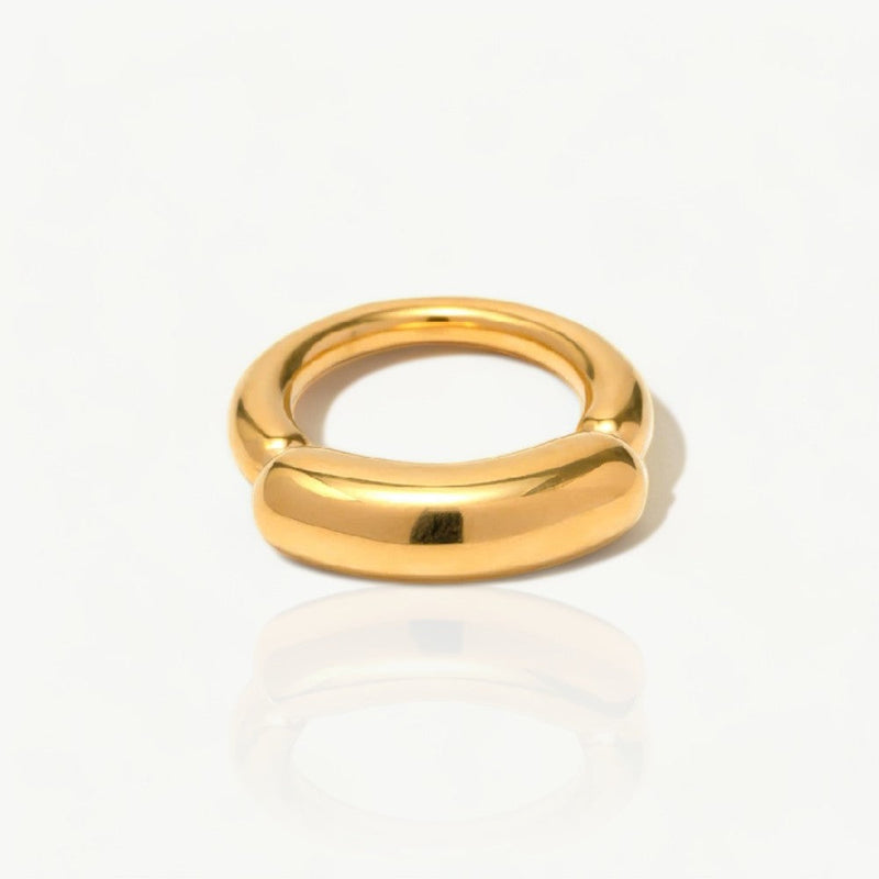Minimalistischer Goldring