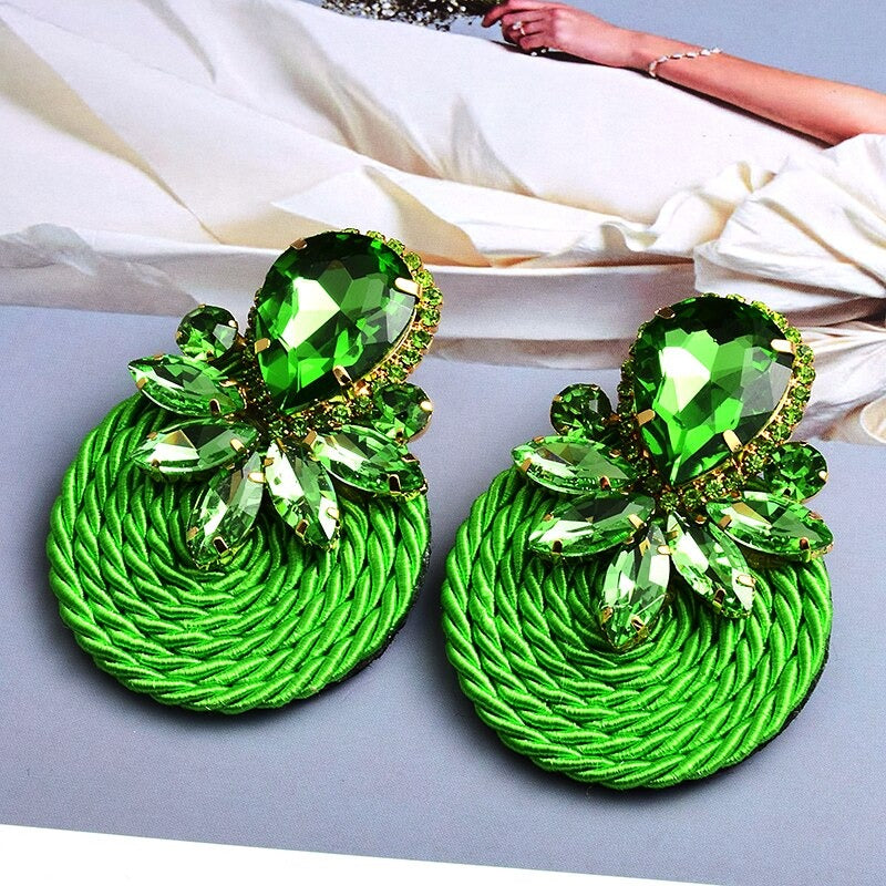 Handgemachte Ohrringe aus gewebtem Seil mit Strasssteinen im Bohemian-Stil