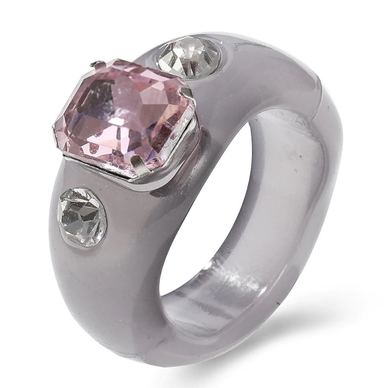 Handgefertigte bunte Acrylringe mit Perlen und Strasssteinen