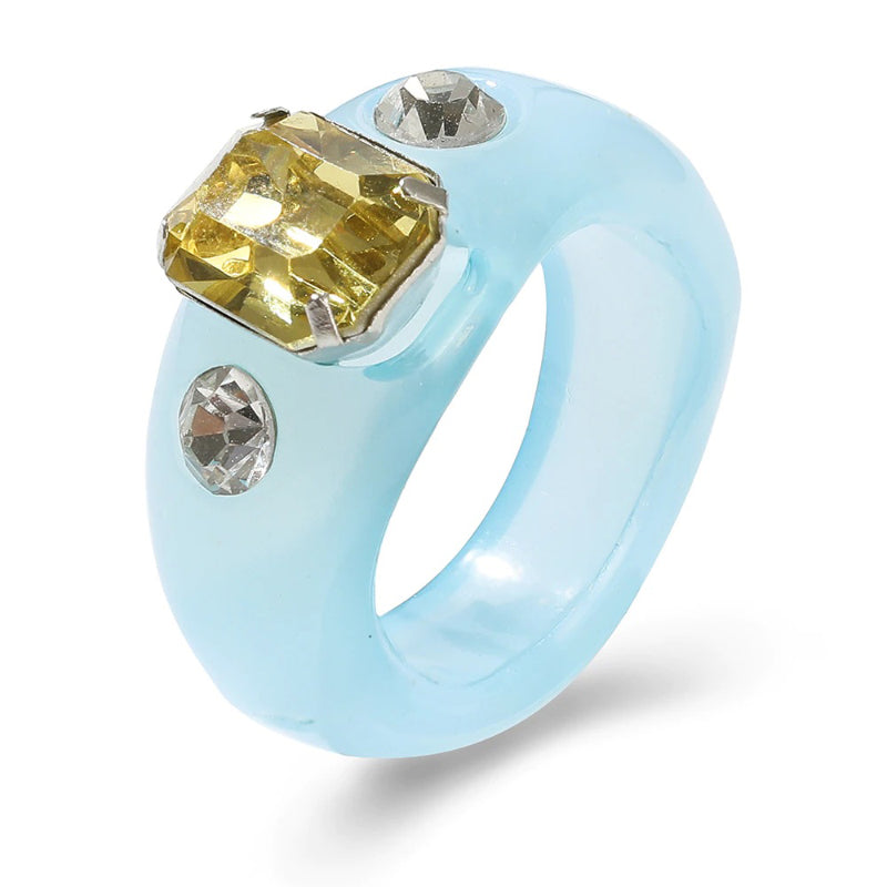 Handgefertigte bunte Acrylringe mit Perlen und Strasssteinen