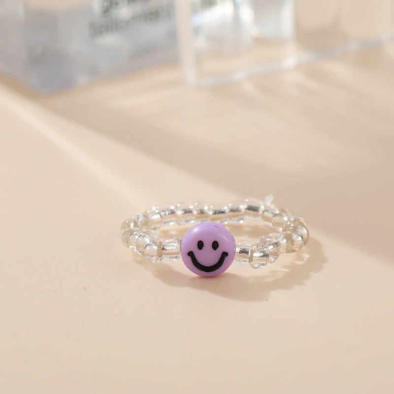 Handgefertigte bunte Acrylringe mit Perlen und Strasssteinen