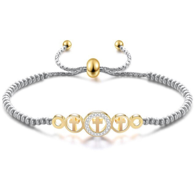 Handgefertigte Armbänder mit Herzanhängern und Strasssteinen