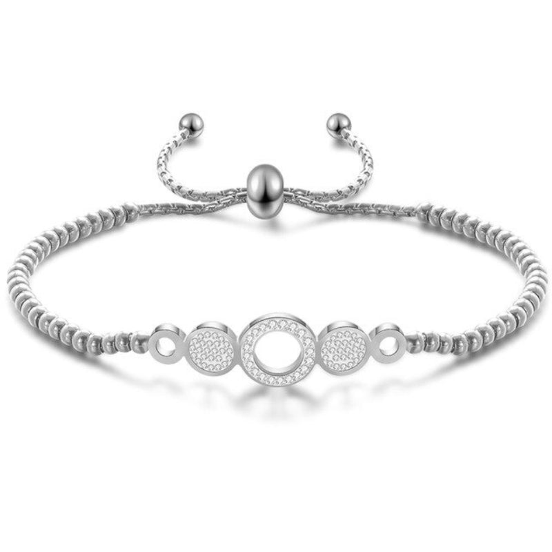 Handgefertigte Armbänder mit Herzanhängern und Strasssteinen
