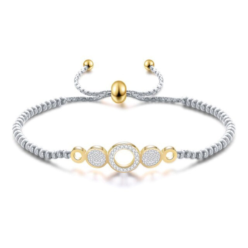 Handgefertigte Armbänder mit Herzanhängern und Strasssteinen