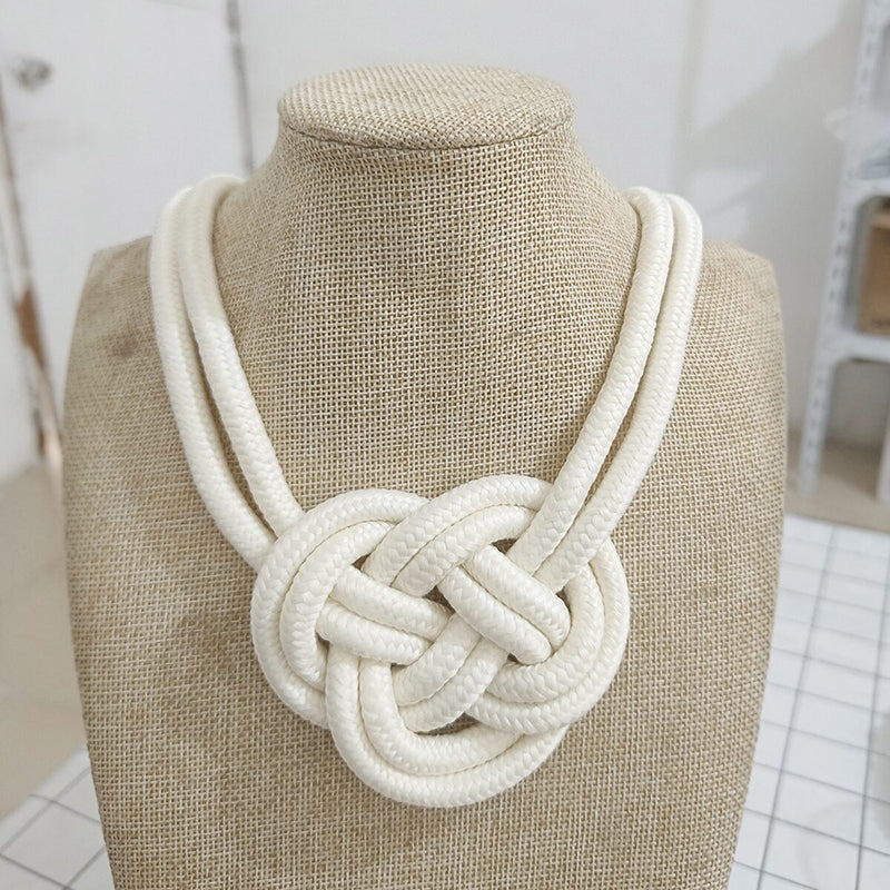 Handgemachte dicke Statement-Halsketten aus geknotetem Seil