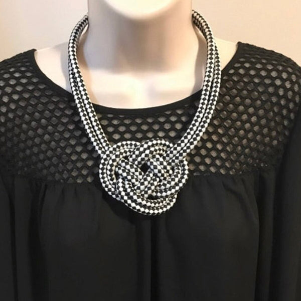 Handgemachte dicke Statement-Halsketten aus geknotetem Seil