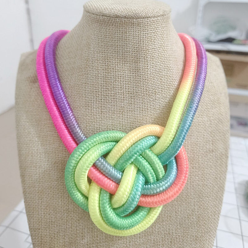 Handgemachte dicke Statement-Halsketten aus geknotetem Seil