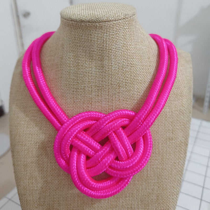 Handgemachte dicke Statement-Halsketten aus geknotetem Seil