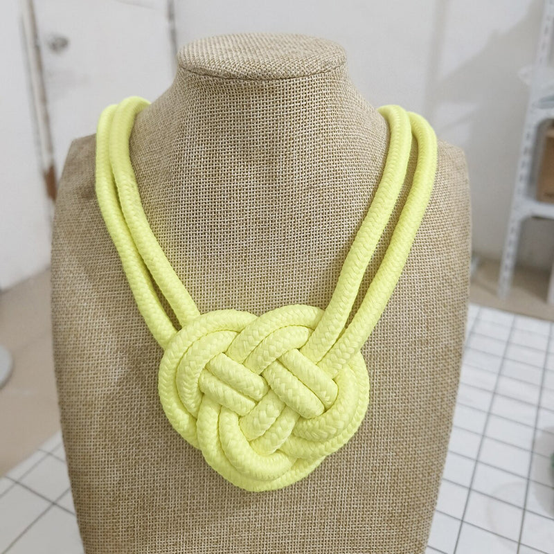 Handgemachte dicke Statement-Halsketten aus geknotetem Seil