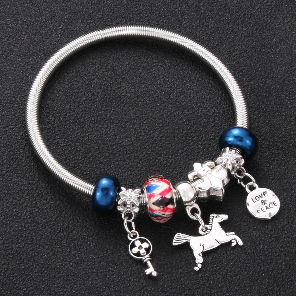 Charm-Armband-Kollektion „Herzen und Schlösser“
