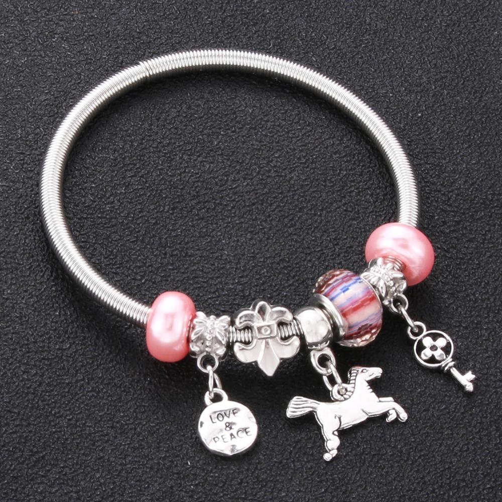 Charm-Armband-Kollektion „Herzen und Schlösser“