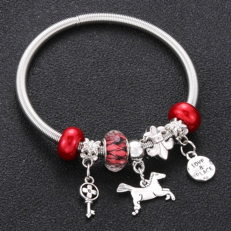 Charm-Armband-Kollektion „Herzen und Schlösser“