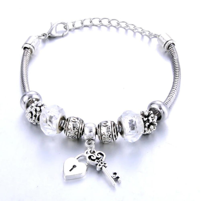 Charm-Armband-Kollektion „Herzen und Schlösser“