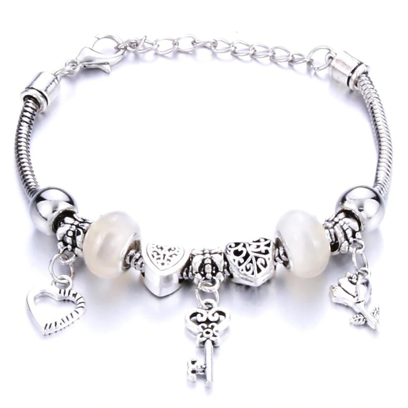 Charm-Armband-Kollektion „Herzen und Schlösser“