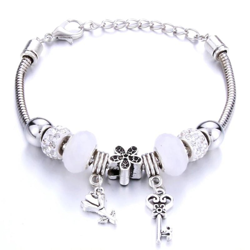 Charm-Armband-Kollektion „Herzen und Schlösser“