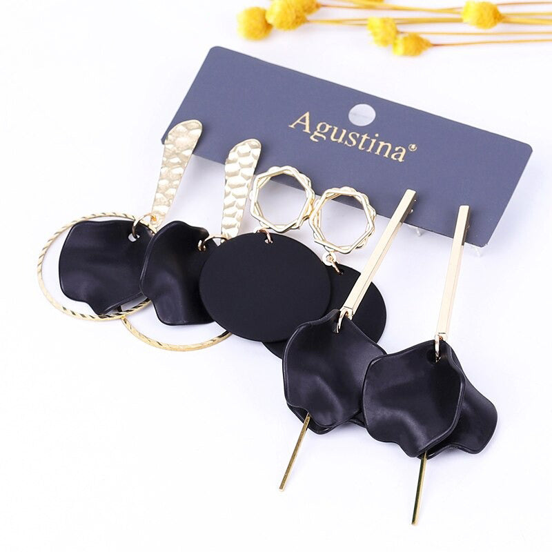 Hochmodisches mehrfarbiges Bohemian-Set mit langen baumelnden Ohrringen