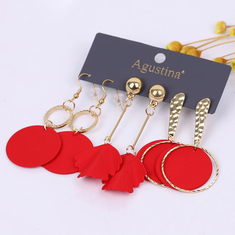 Hochmodisches mehrfarbiges Bohemian-Set mit langen baumelnden Ohrringen