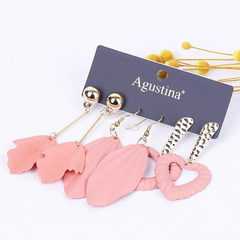 Hochmodisches mehrfarbiges Bohemian-Set mit langen baumelnden Ohrringen