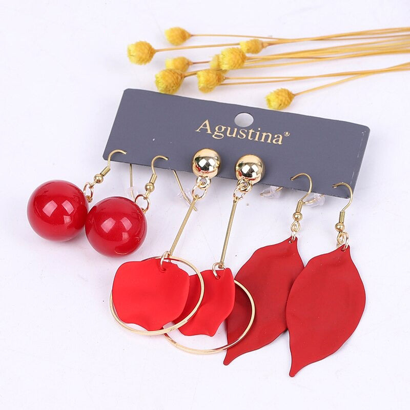 Hochmodisches mehrfarbiges Bohemian-Set mit langen baumelnden Ohrringen