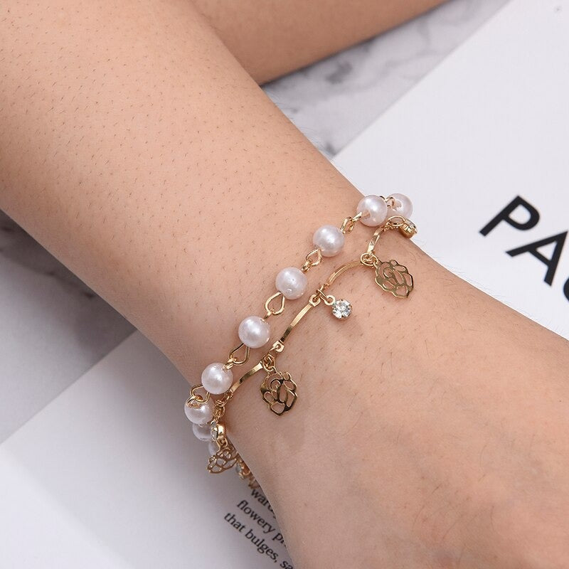 Hochmodisches mehrschichtiges Armband mit Strasssteinen, Perlen, Kette und Schloss