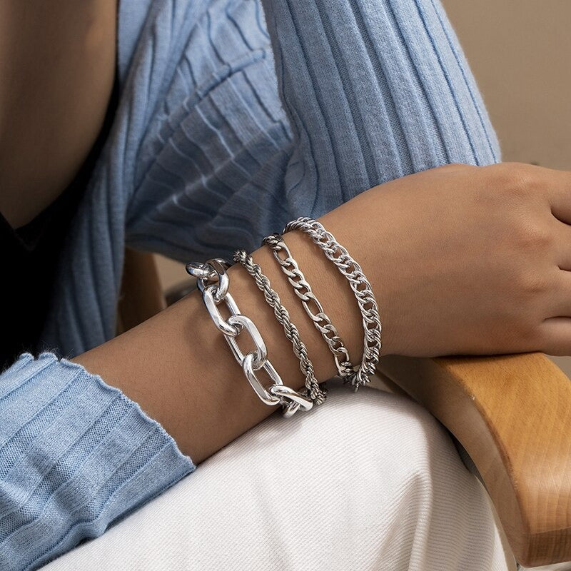 Hochmodisches mehrschichtiges Armband mit Strasssteinen, Perlen, Kette und Schloss