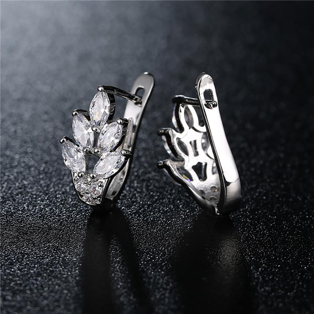 Creolen in Blätterform mit kubischem Zirkon in Silberfarbe