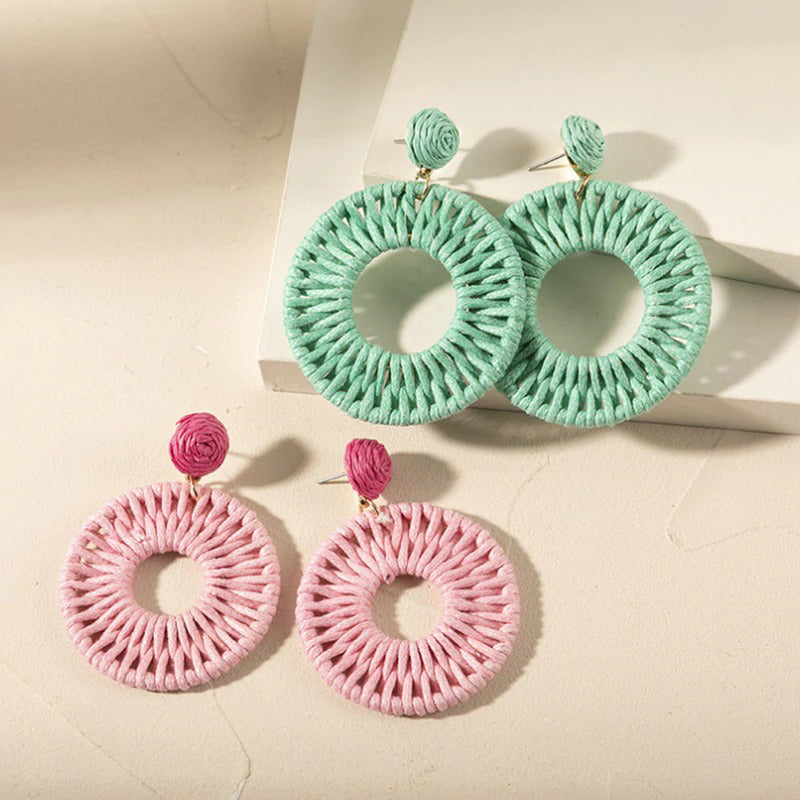 Ausgehöhlte, runde, böhmische Rattan-Ohrringe