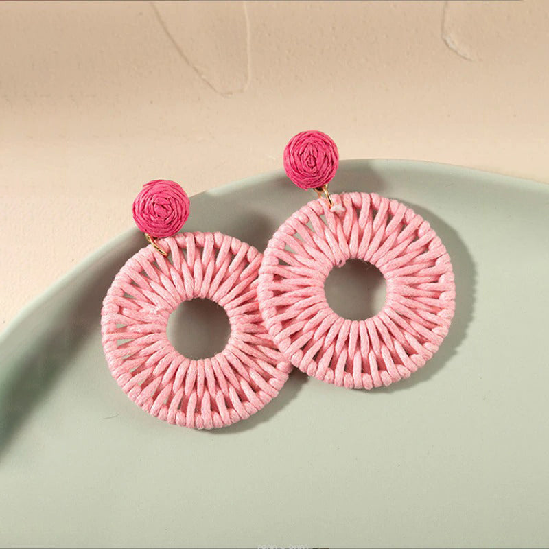 Ausgehöhlte, runde, böhmische Rattan-Ohrringe