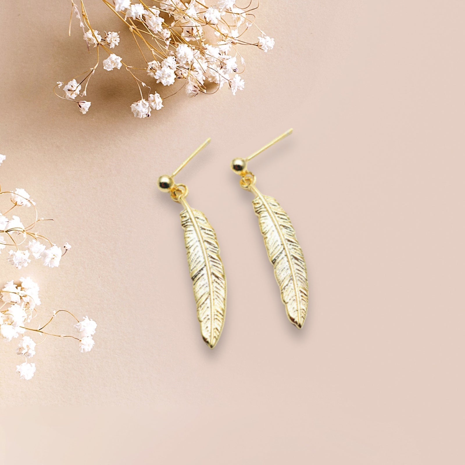 18K vergoldete Federohrringe aus Sterlingsilber