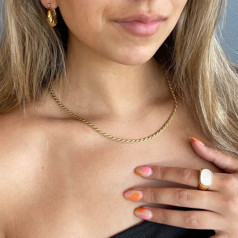 Siegelring mit weißem Stein