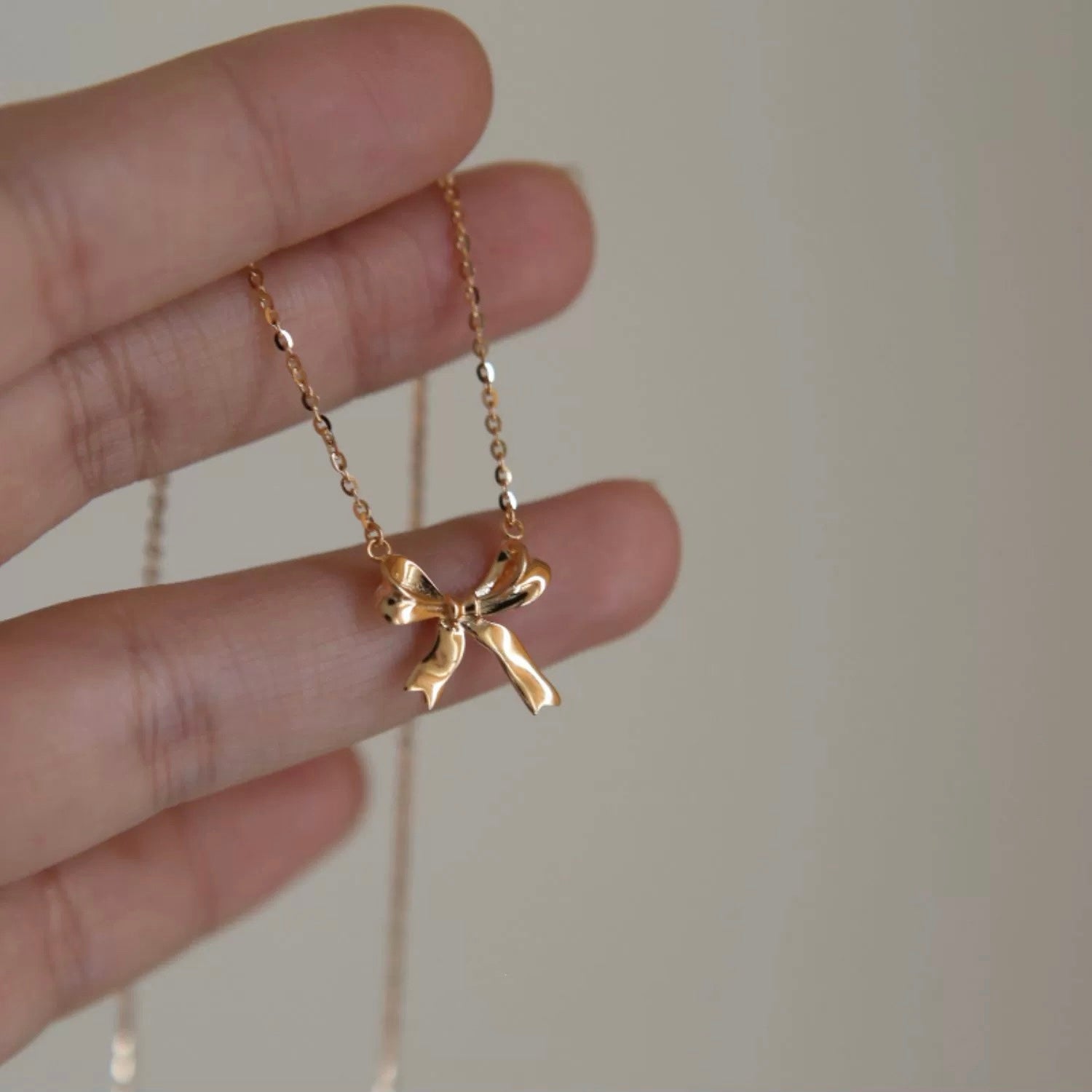 Schleifenhalskette (massives Silber) - Loretta