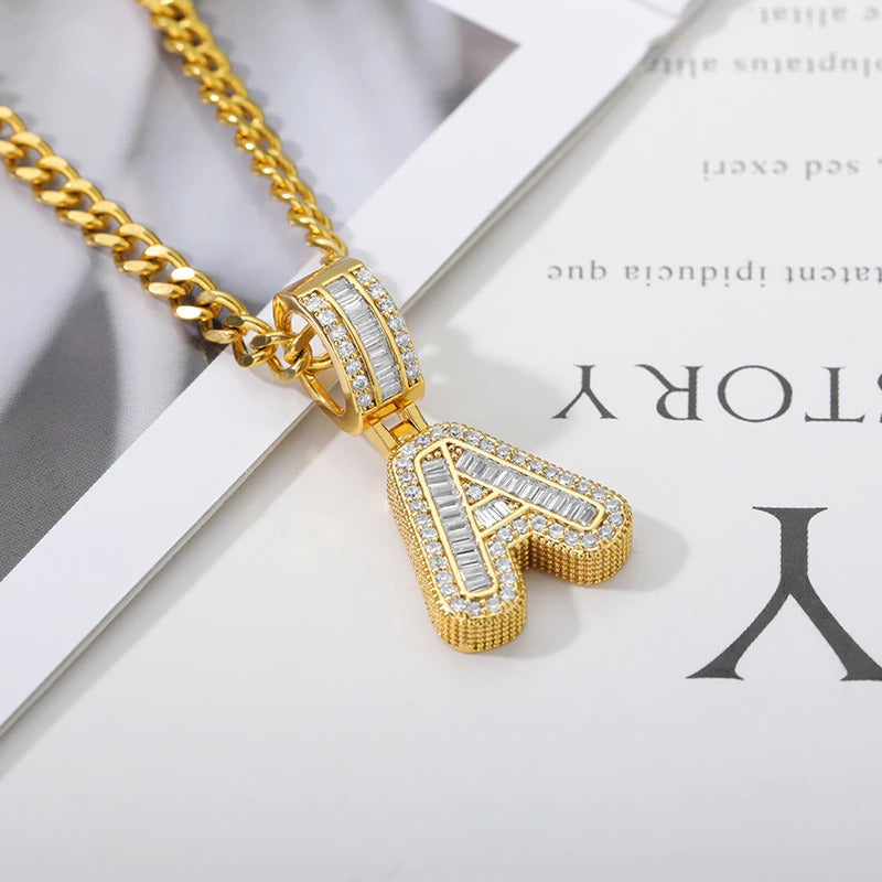 Halsketten mit Anhängern aus Iced Out-Zirkonia mit Anfangsbuchstaben A-Z