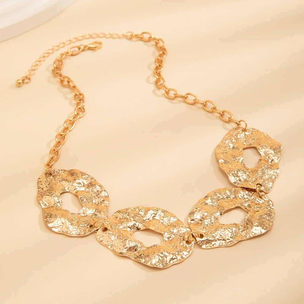 Strukturierte Goldkette für Damen – klobig, gehämmert, luxuriöser Statement-Schmuck