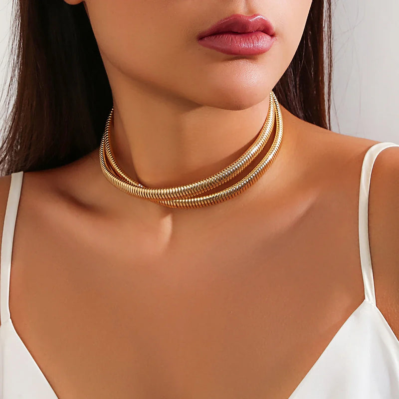 Choker aus Gold- und Silbermischung – Spiraldesign, luxuriöse mehrlagige Halskette