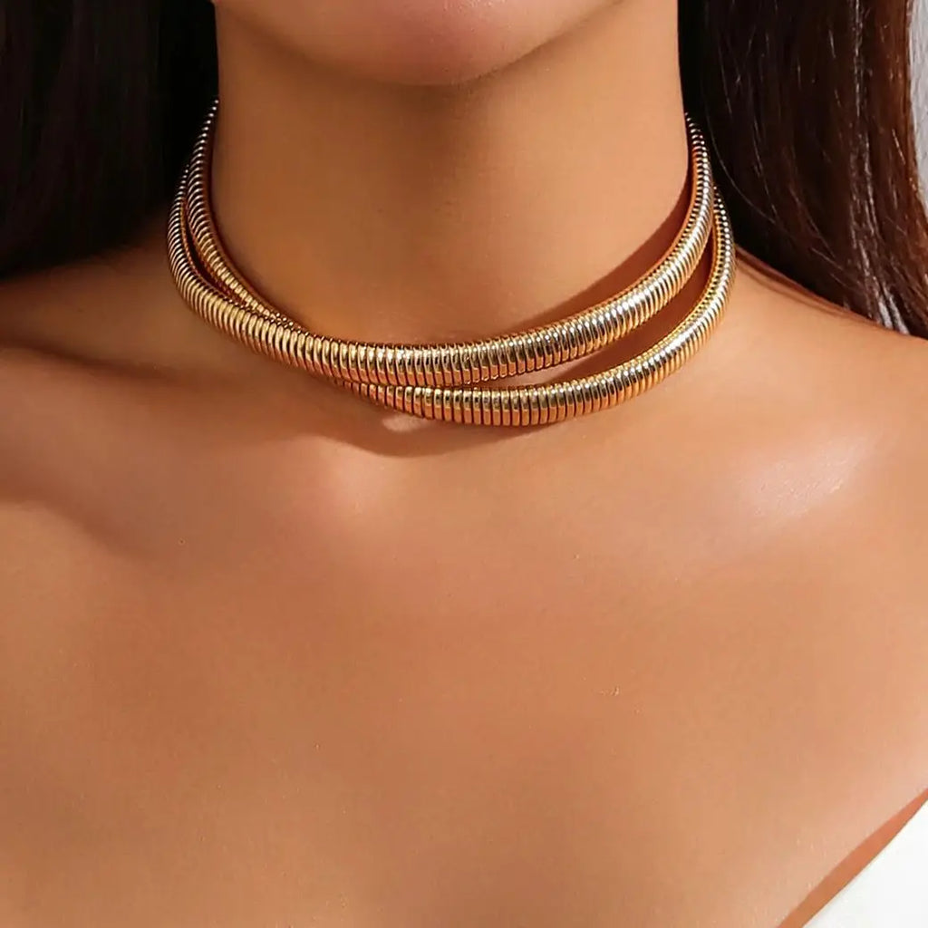 Choker aus Gold- und Silbermischung – Spiraldesign, luxuriöse mehrlagige Halskette