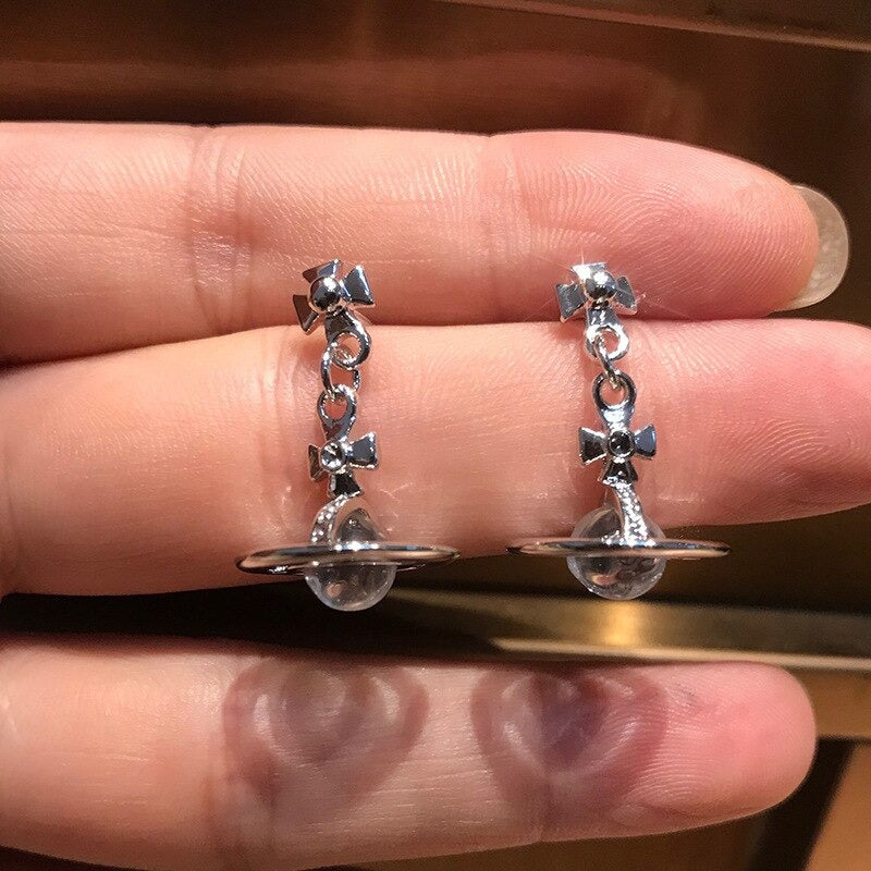 Ohrhänger mit Planeten im Interstellar-Stil