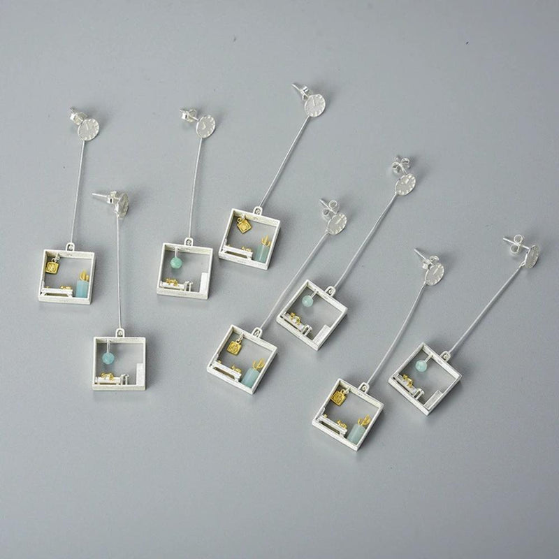 Faule Katze im Mini-Haus Sterling Silber Ohrringe