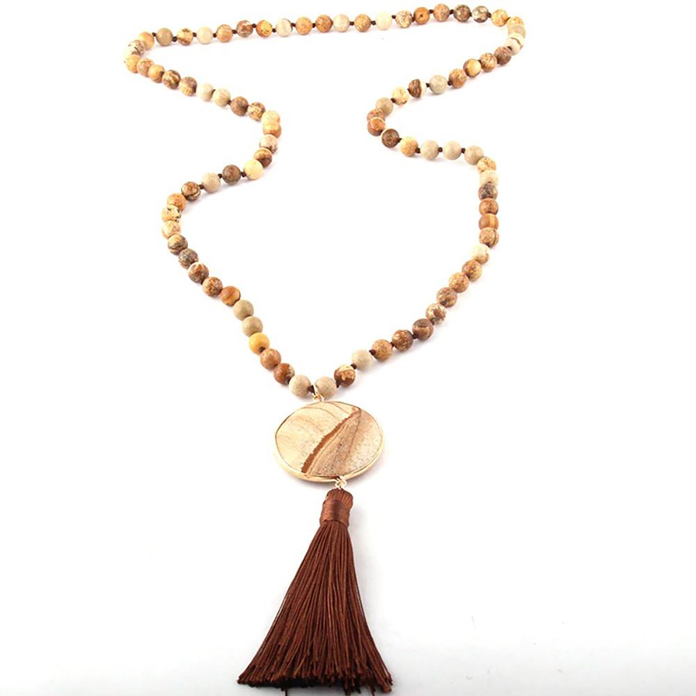 Lange Statement-Kette mit Perlen, Steinen und Quasten