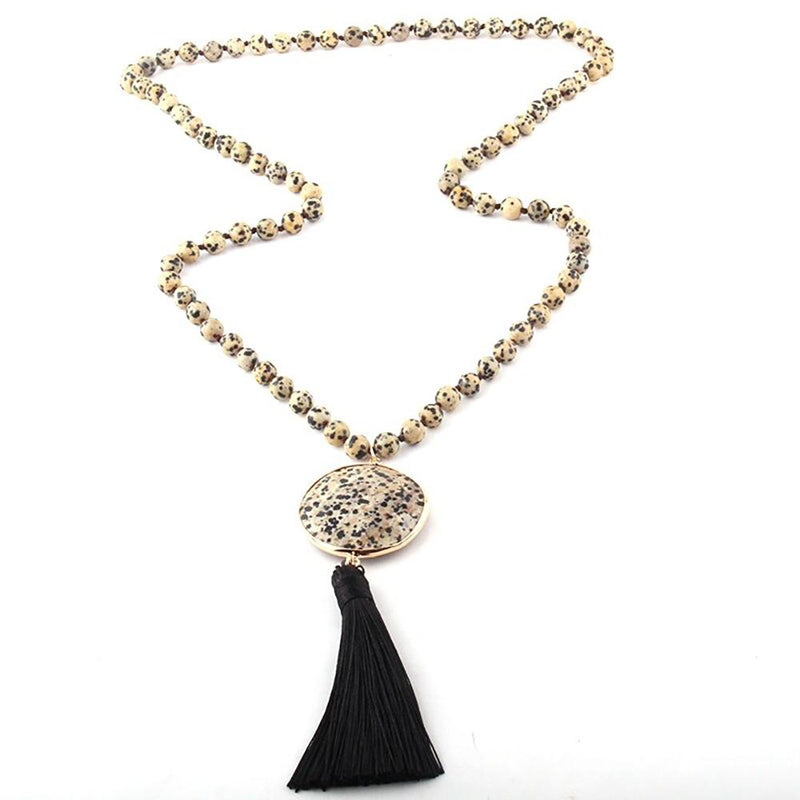 Lange Statement-Kette mit Perlen, Steinen und Quasten