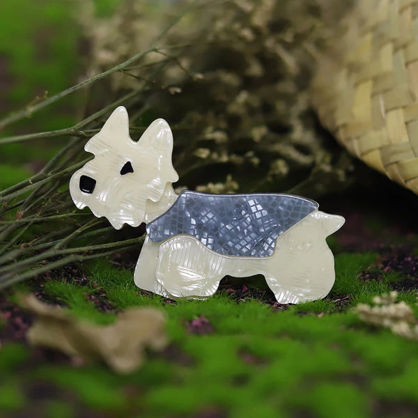 Hübsche, handgefertigte Brosche aus Acryl in Hundeform