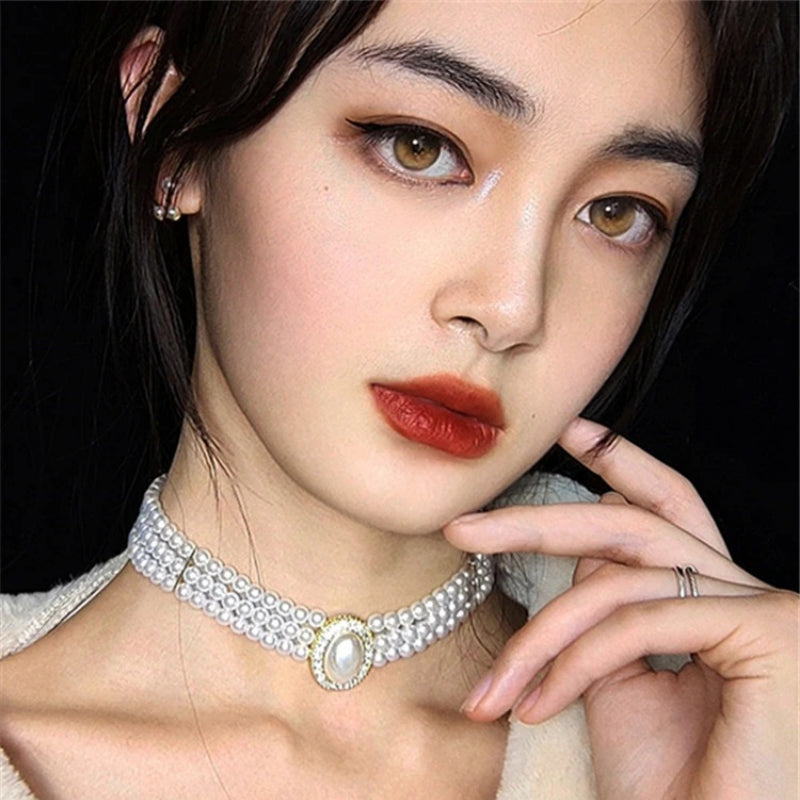 Glänzende dreilagige Süßwasser-Halsketten mit Strassperlen