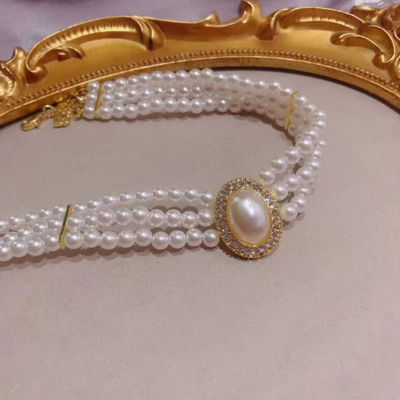 Glänzende dreilagige Süßwasser-Halsketten mit Strassperlen