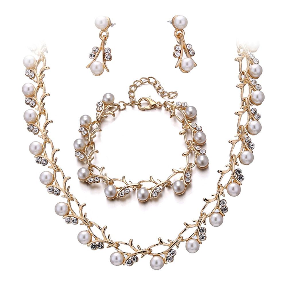 Glanzvolles Schmuckset mit Perlen und Blattranken