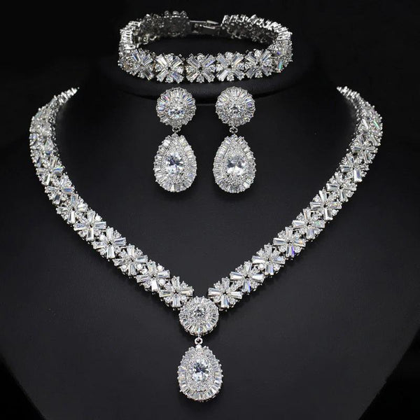 Luxuriöses Schmuckset mit Zirkonia