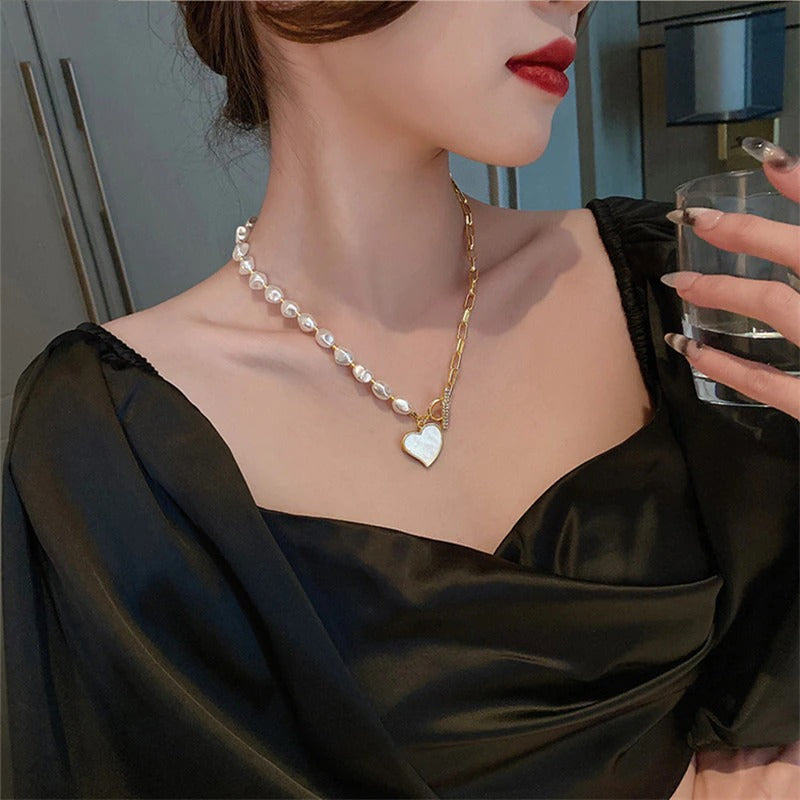 Luxuriöse Halskette mit Perlenakzenten und Herzanhänger in verschiedenen Stilen
